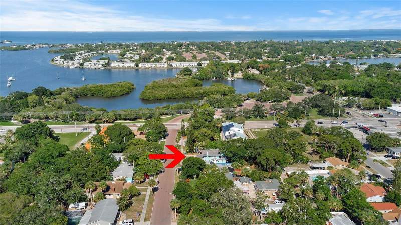 7 bedroom Single Family Residence at 626 37th Avenue, Grand View Park, St Petersburg — photo 4