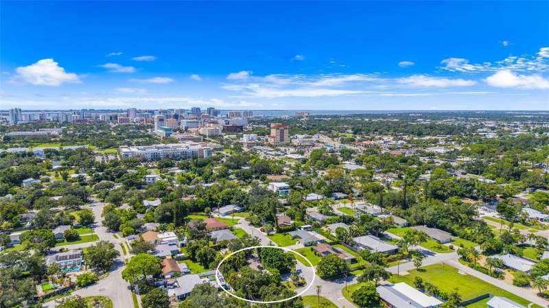 3 bedroom Single Family Residence at 2488 Davis Boulevard, Ringling Park, Sarasota — photo 1