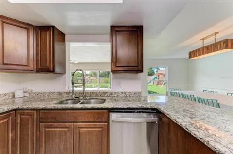 2219 Lockwood Meadows Circle, Sarasota FL - photo 19 of 42
