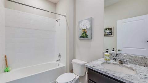18119 Tavernside Trail, Lakewood Ranch FL - photo 10 of 39