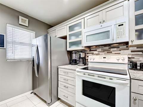 435 Cerromar Lane #329, Venice FL - photo 11 of 69