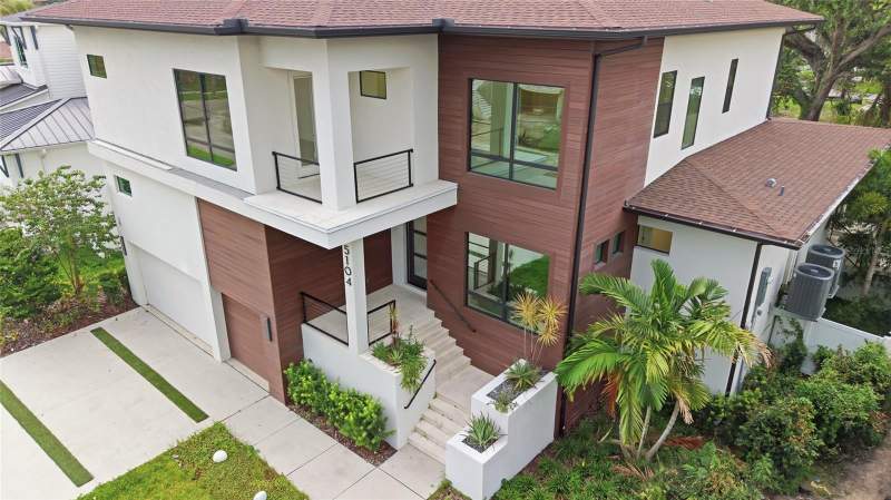 5 bedroom Single Family Residence at 5104 W Evelyn Drive, Beach Park, Tampa — photo 2