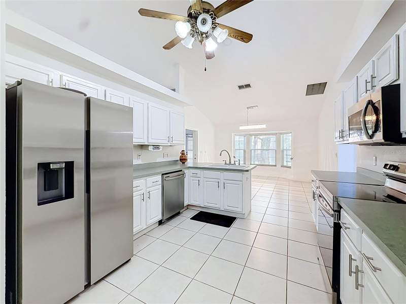 3 bedroom Single Family Residence at 13850 SW 71st Lane, Rolling Hills Un 03, Ocala — photo 3