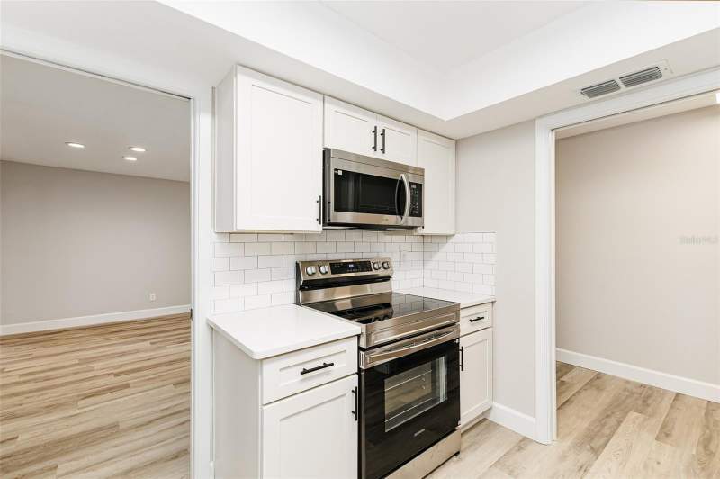 2 bedroom Condominium at 6616 Sweetbriar Lane, Bluffs Christina 01, Lakeland — photo 4