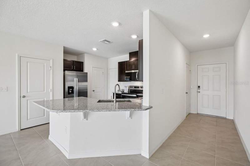 3 bedroom Townhouse at 394 Sequoia Drive, Reserve At Forest Lake, Lake Wales — photo 2