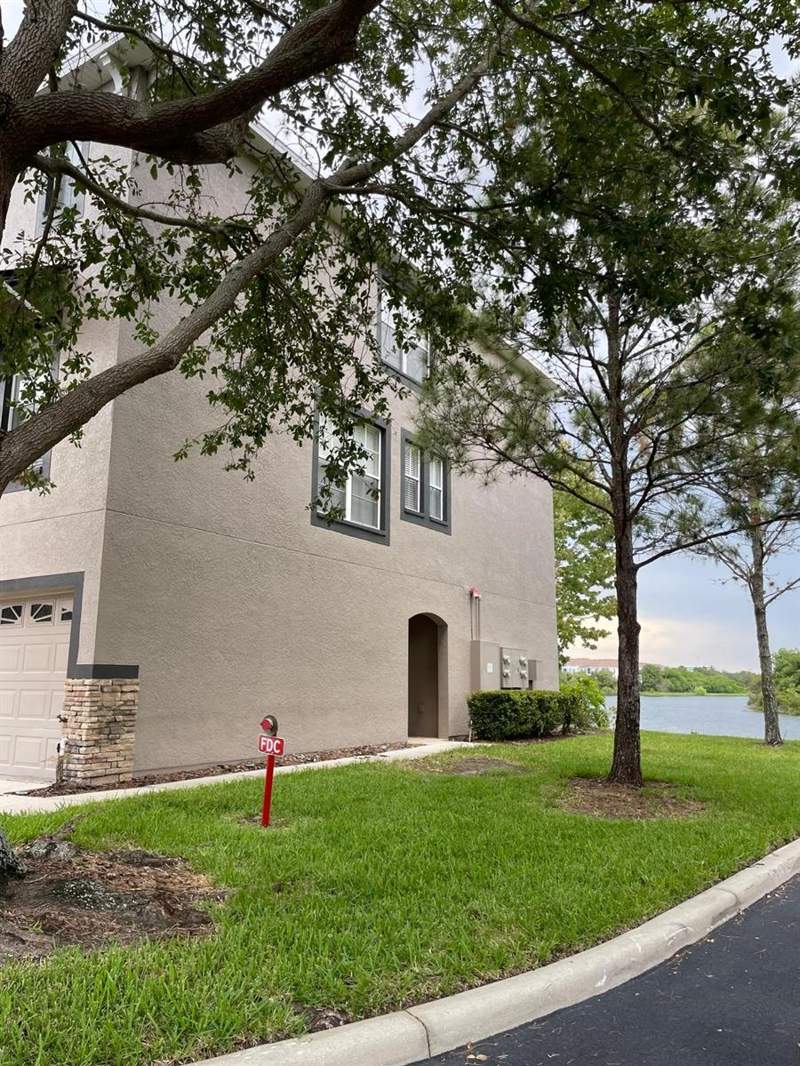 3 bedroom Townhouse at 2401 Lexington Oak Drive, Lake Brandon Prcl 113, Brandon — photo 3