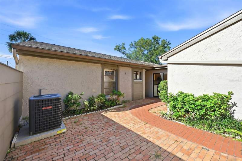 3 bedroom Townhouse at 635 Woodridge Drive, Lake Of The Woods Sec 05 Twnhs, Fern Park — photo 5