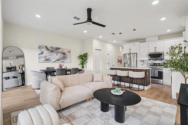 3 bedroom Townhouse at 3601 N 52nd Street #1, Grant Park, Tampa — photo 4