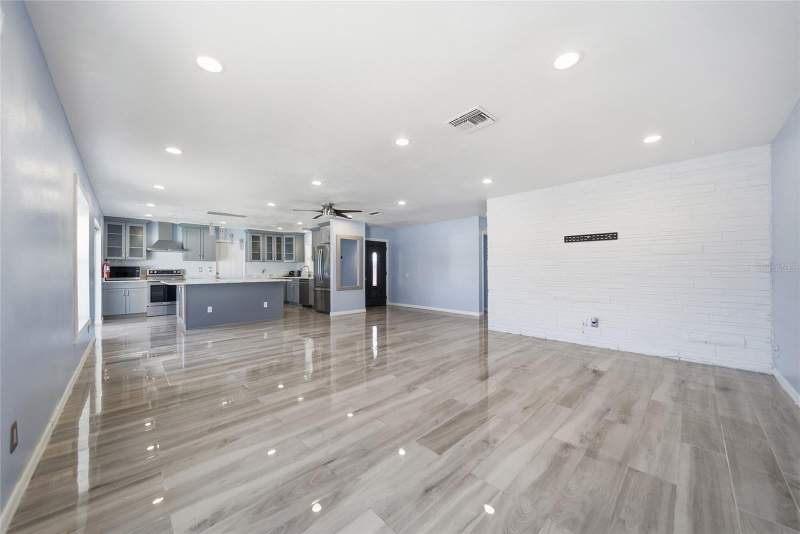 3 bedroom Single Family Residence at 10717 Donbrese Avenue, Tampa Shores Inc 1 Unit 3, Tampa — photo 5