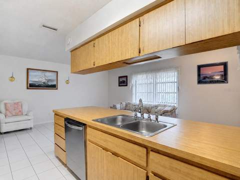 8045 Pasadena Drive, Port Richey FL - photo 12 of 43