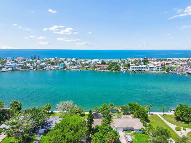 4 bedroom Single Family Residence at 9300 Gulf Boulevard, St Petersburg Beach North Unit 10, St Pete Beach — photo 5