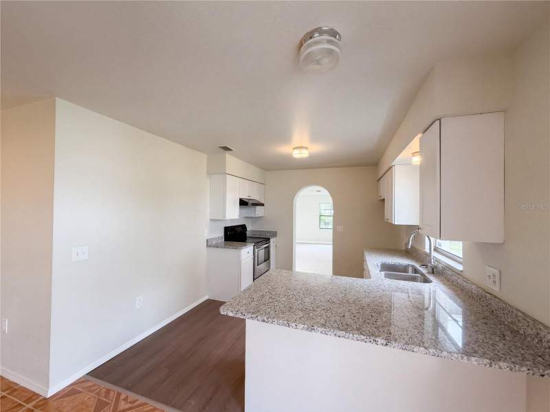 3 bedroom Single Family Residence at 2303 S Swan Court, Swan Lake Estates, Winter Haven — photo 5