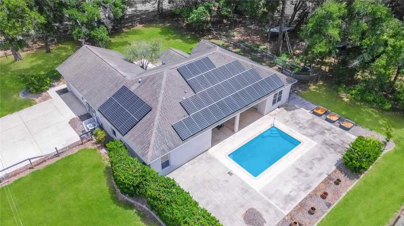 4 bedroom Single Family Residence at 150 NE 49th Street, Not In Subdivision, Ocala — photo 2