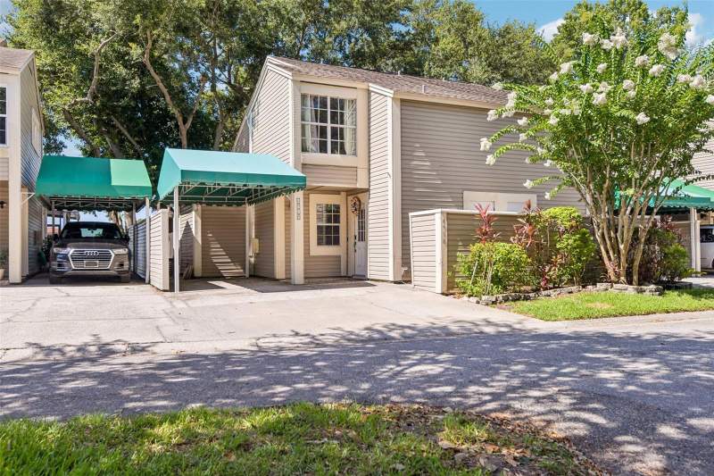 2 bedroom Condominium at 6910 Lake Place Court, Lake Place A Condo, Tampa — photo 3