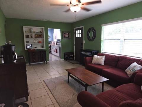 20 S Saturn Avenue, Clearwater FL - photo 6 of 38