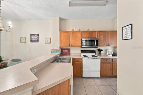8504 Crystal Cove Loop, Kissimmee FL - photo 10 of 33