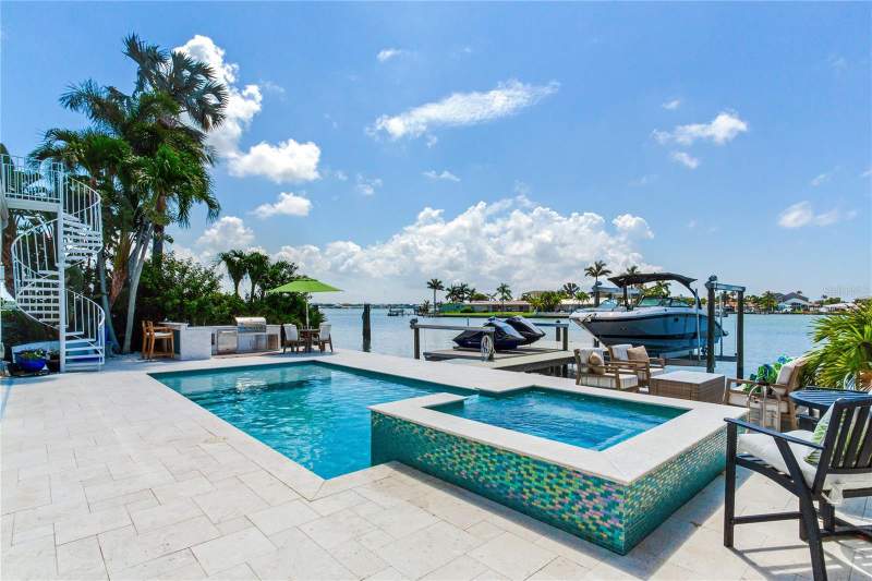 5 bedroom Single Family Residence at 17081 DOLPHIN DRIVE, NORTH REDINGTON BEACH SEC B, NORTH REDINGTON BEACH — photo 3