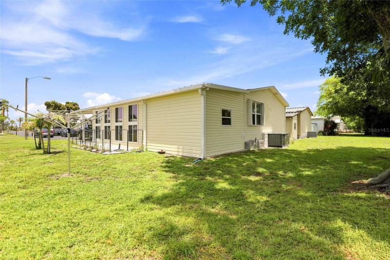 2 bedroom Manufactured Home at 1 Poinsettia Drive, Poinsettia Park Mhp, Fort Myers — photo 5