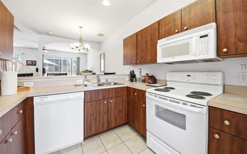 1280 S Beach Circle, Kissimmee FL - photo 9 of 27