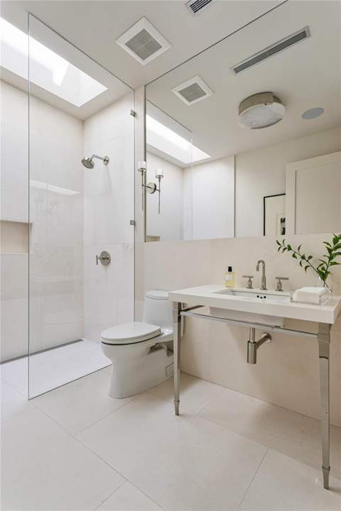 416 Brightwaters Boulevard, St Petersburg FL - photo 16 of 65
