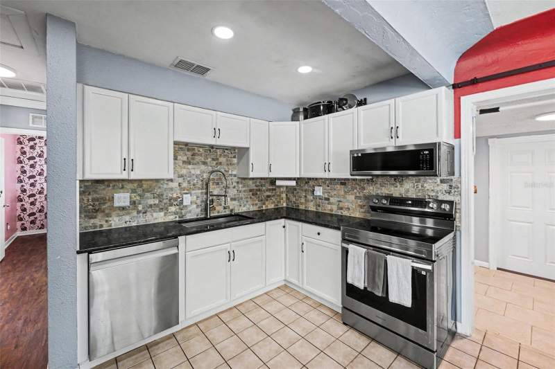 2 bedroom Single Family Residence at 3719 39th Street, Norton Sub, St Petersburg — photo 4