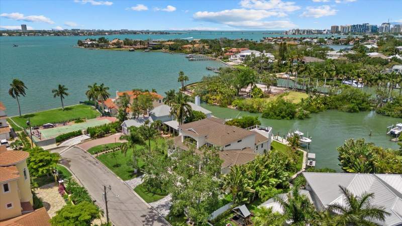 5 bedroom Single Family Residence at 1525 Mallard Lane, Paradise Shores, Sarasota — photo 4