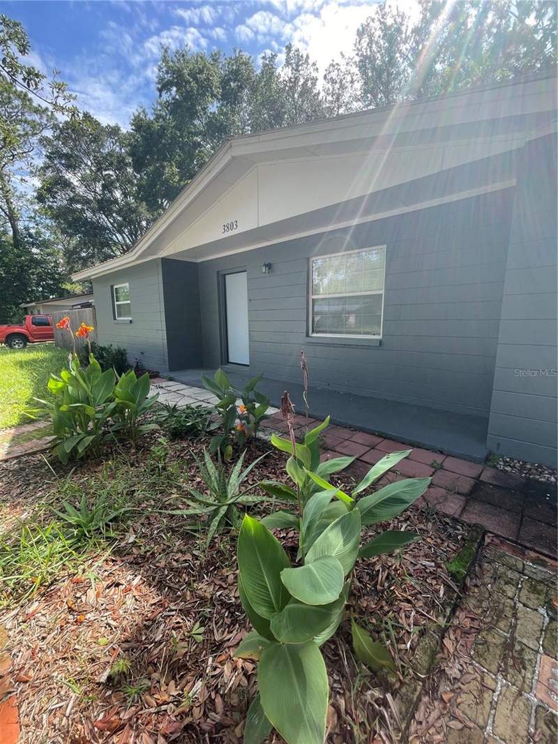3 bedroom Single Family Residence at 3803 NE 13th Street, Highland Court Manor, Gainesville — photo 3