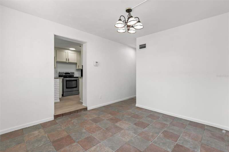 6 bedroom Single Family Residence at 1432 Richmond Avenue, Westwood Heights Add 02, Daytona Beach — photo 3