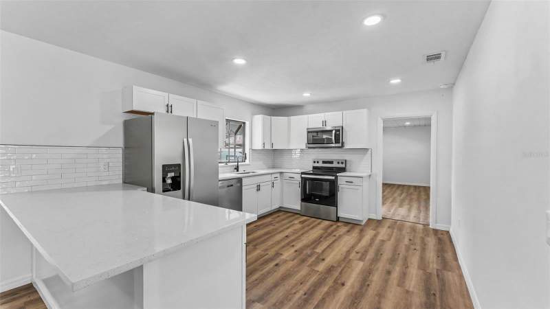 4 bedroom Single Family Residence at 822 17th Terrace, College Estates, Winter Haven — photo 5