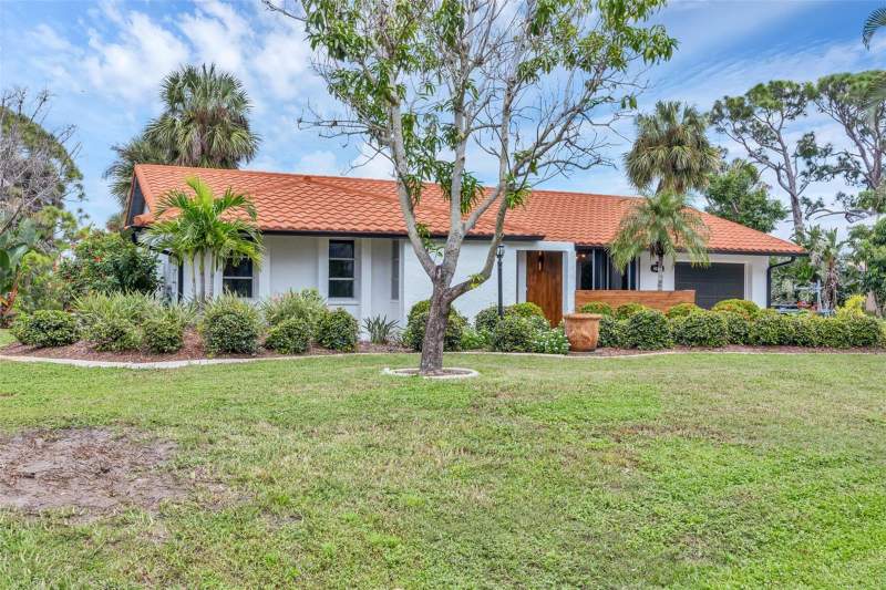 2 bedroom Single Family Residence at 4696 Pompano Street, Cape Haze East 2nd Add, Placida — photo 2