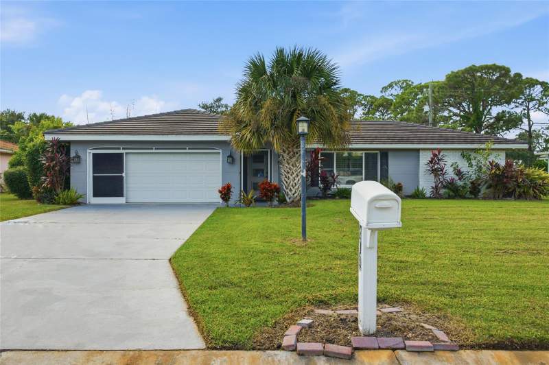 2 bedroom Single Family Residence at 204 Monet Drive, Sorrento East, Nokomis — photo 2