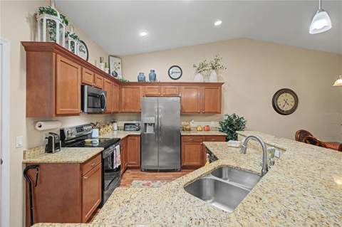 6783 Basswood Circle, Zephyrhills FL - photo 7 of 34