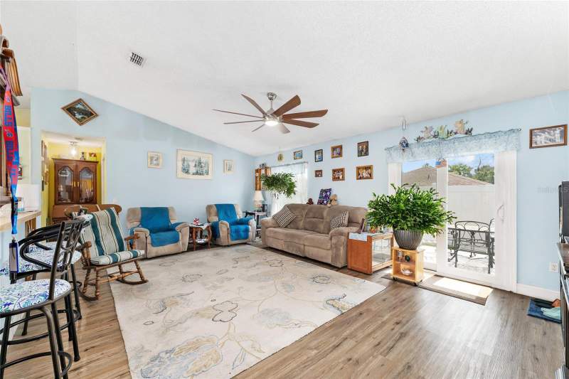 3 bedroom Single Family Residence at 124 Oak Circle, Silver Spgs Shores Un 12, Ocala — photo 5