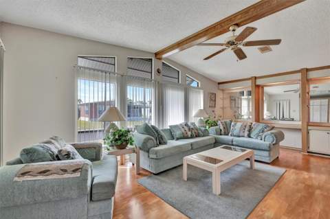 236 N Saint Thomas Circle, Apollo Beach FL - photo 10 of 32