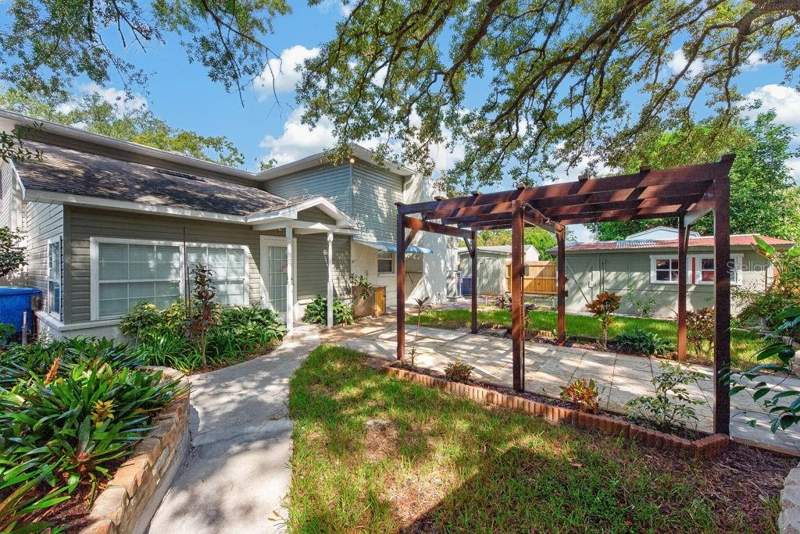 5 bedroom Single Family Residence at 11005 N 27th Street, Sherwood Heights Unit 2, Tampa — photo 2