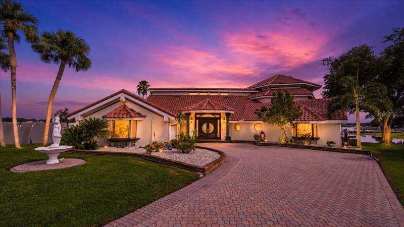 11609 CARROLLWOOD DRIVE home for sale in Carrollwood