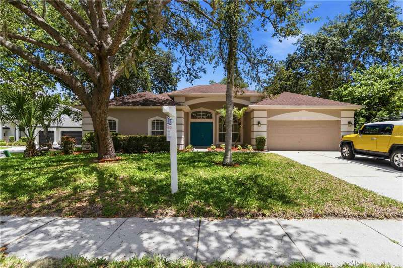 5 bedroom Single Family Residence at 124 BLUE CREEK DRIVE, CHESTNUT ESTATES PH 1, WINTER SPRINGS — photo 1