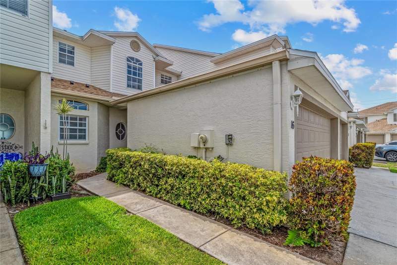 3 bedroom Townhouse at 6400 46th Avenue #16, Willow Lake, Kenneth City — photo 3