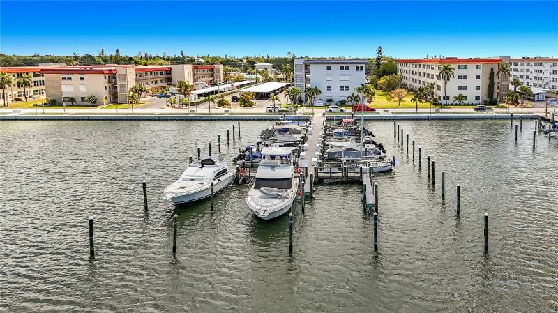 1 bedroom Condominium at 3018 59th Street #102, Town Shores Of Gulfport, Gulfport — photo 3