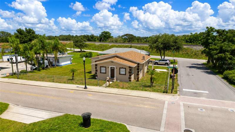 3 bedroom Single Family Residence at 1101 Dr Martin L King Jr Way, Lockharts Sub, Haines City — photo 2