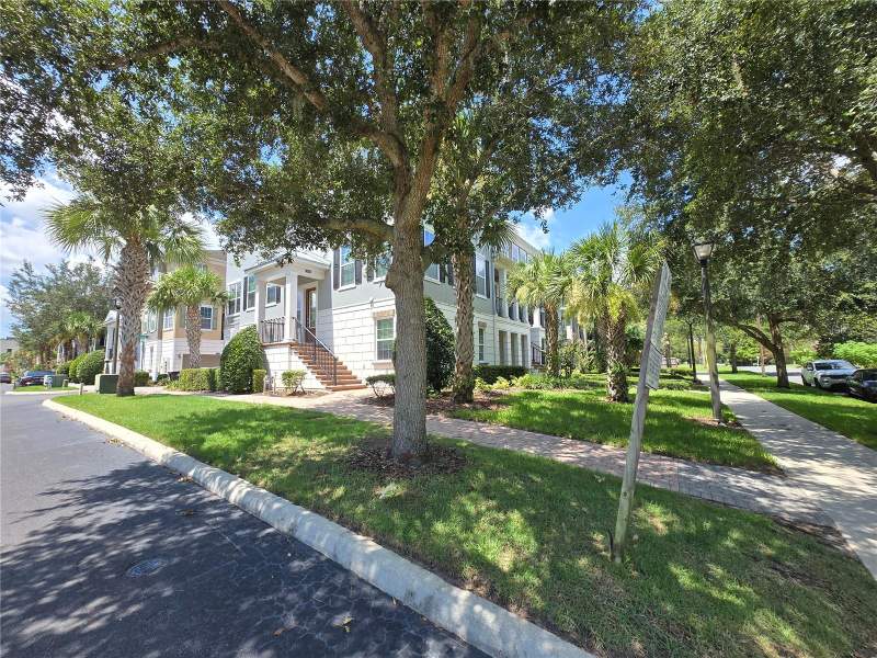 4 bedroom Townhouse at 529 Lanark Court, Copley Square, Orlando — photo 3