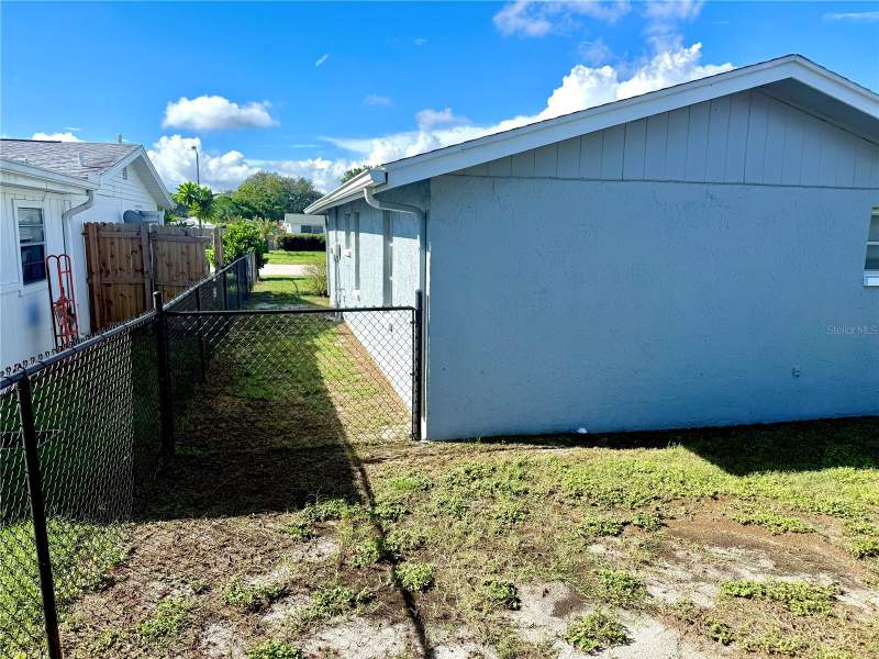 2 bedroom Single Family Residence at 7625 Embassy Boulevard, Regency Park, Port Richey — photo 5