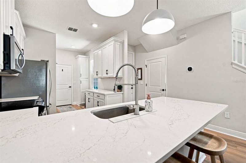 3 bedroom Townhouse at 5292 Neil Drive, Heritage Oaks Twnhms, St Petersburg — photo 4