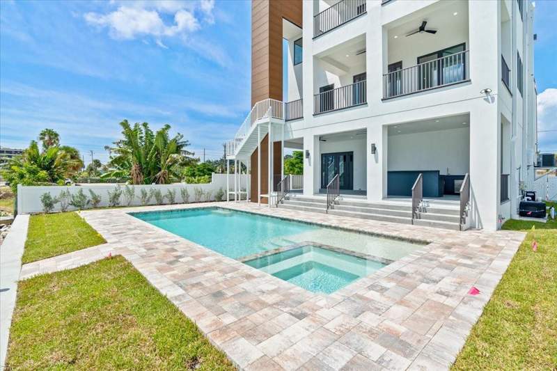 4 bedroom Single Family Residence at 109 Punta Vista Drive, Punta Vista Bennett Beach, St Pete Beach — photo 5