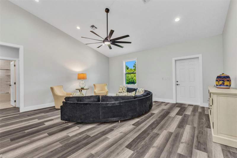3 bedroom Single Family Residence at 420 Hoffer Street, Port Charlotte Sec 024, Port Charlotte — photo 5