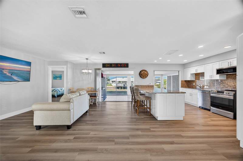 2 bedroom Single Family Residence at 523 Via Cintia, Punta Gorda Isles Sec 07, Punta Gorda — photo 4