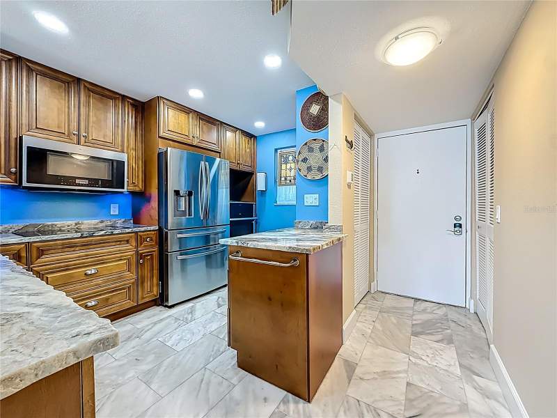 2 bedroom Condominium at 18304 Gulf Boulevard #505, Shore Mariner The Condo, Redington Shores — photo 2