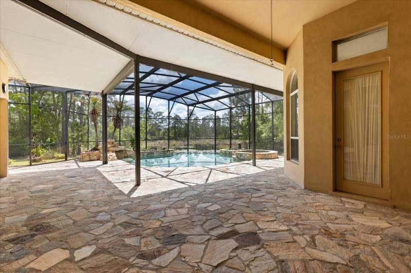 4 bedroom Single Family Residence at 420 Valley Stream Drive, Seminole Woods 5 Ac Dev, Geneva — photo 4