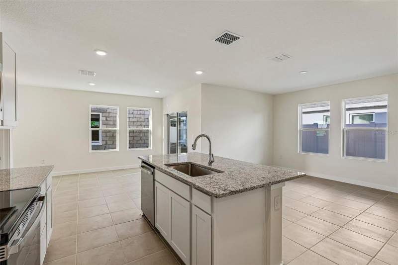 4 bedroom Townhouse at 2720 Meadow Crest Drive, Cyrene At Harmony, St Cloud — photo 3