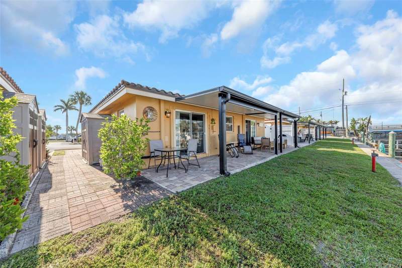2 bedroom Condominium at 2600 N Paula Drive #12D, Dunedin Cswy Center, Dunedin — photo 2